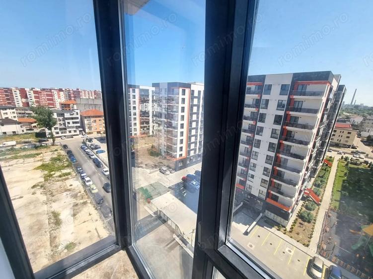 Apartament cu 3 camere decomandat în Energia