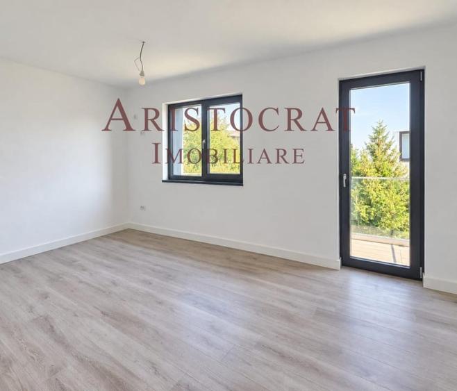 Casă cu 5 camere cu Teren 330 Mp în Corbeanca