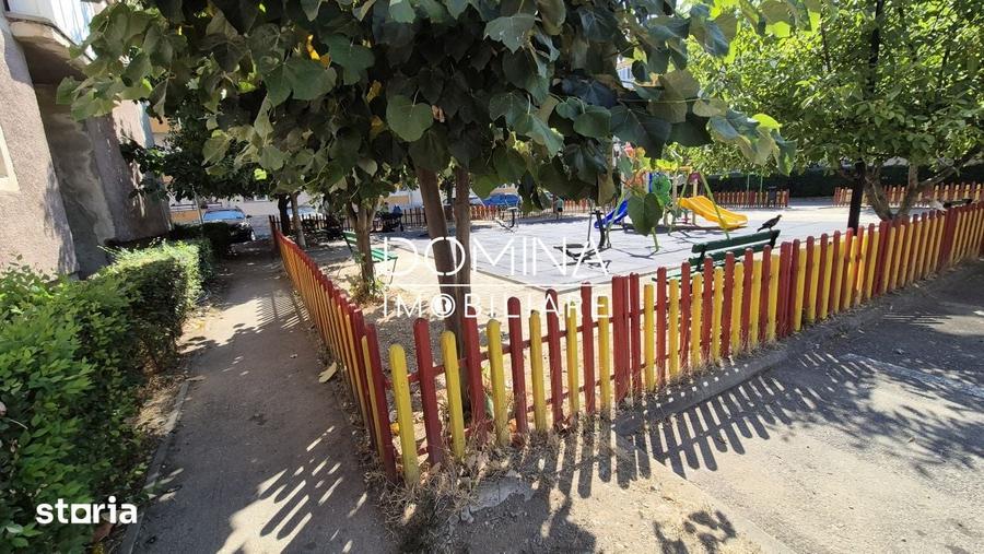 Apartament cu 3 camere decomandat în Teilor