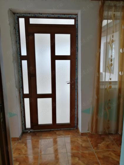 Casă cu 5 camere cu Teren 2500 Mp în Plopeni