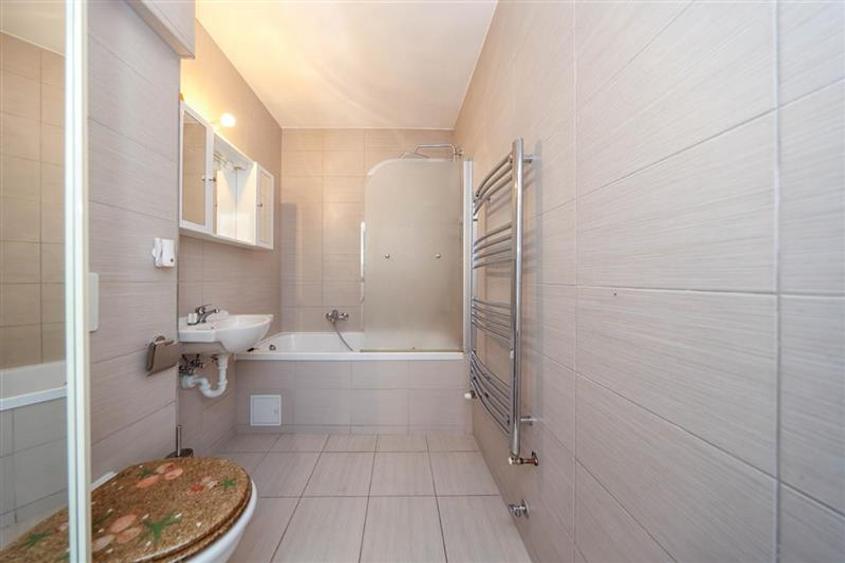 Apartament cu 2 camere decomandat, mobilat în Avantgarden