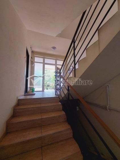 Apartament cu 4 camere decomandat în Andrei Mureșanu