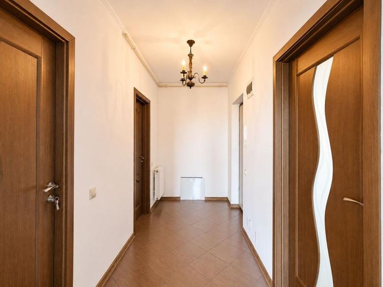 Apartament cu 2 camere decomandat în Europa