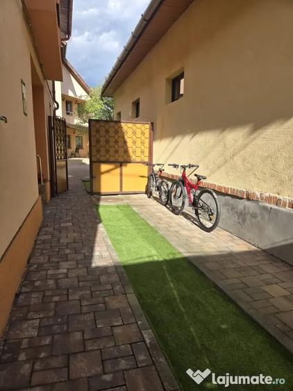 Casă cu 5 camere în Central