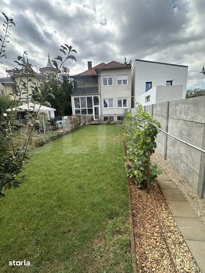 Apartament cu 4 camere în Bercu Roșu