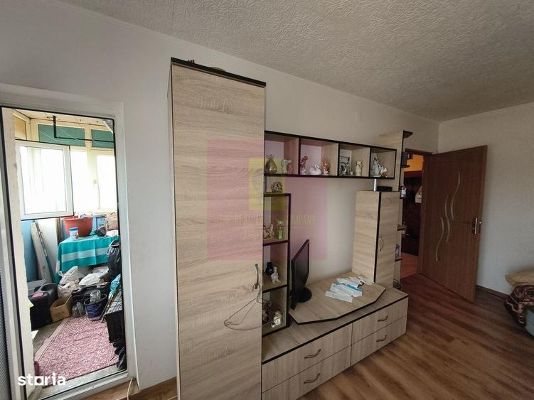 Apartament cu 3 camere decomandat în Colentina