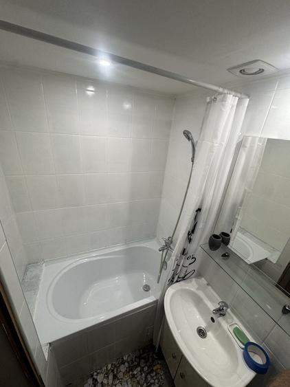 Garsonieră decomandată în Central