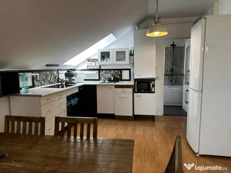 Apartament cu 3 camere semidecomandat în Bulgaria