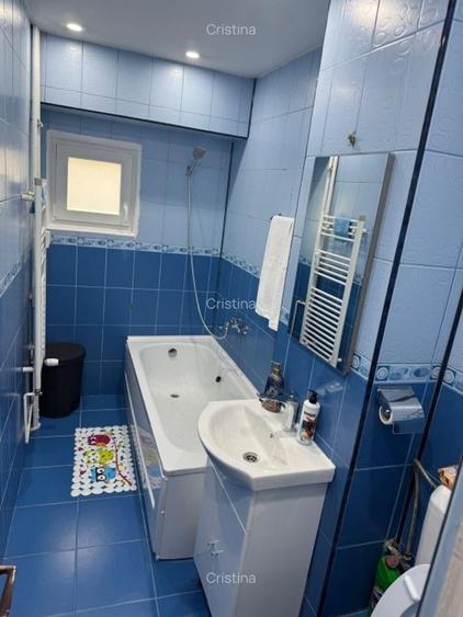 Apartament cu 3 camere decomandat în Rahova