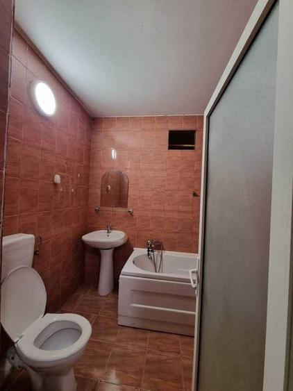 Apartament cu 3 camere decomandat în Iosia