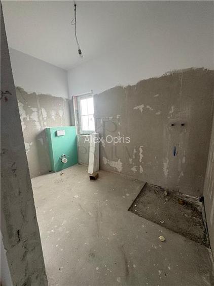 Casa spațioasa – 4 Dormitoare – Despartita prin Garaj (140 mp utili, 400 mp