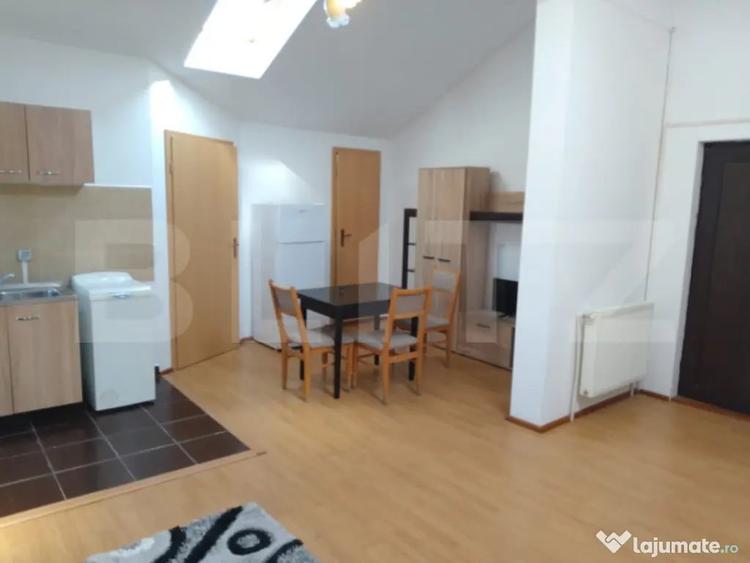 Apartament cu 3 camere semidecomandat în Gilău