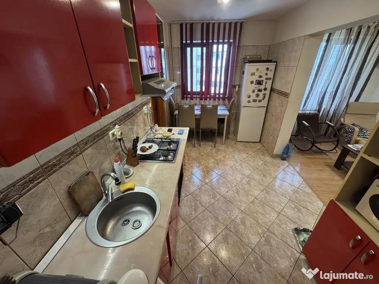 Apartament cu 4 camere decomandat, mobilat în Tomis Nord