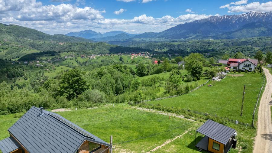 Teren Construcții intravilan de 1400 mp, în Moieciu
