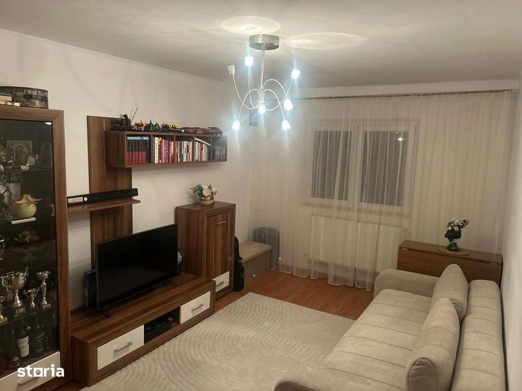 Apartament cu 3 camere, mobilat în Nicolina