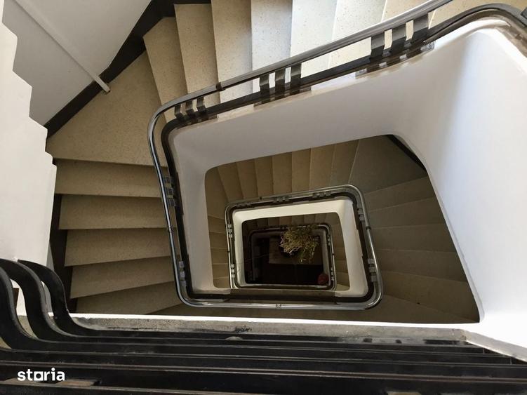 Spațiu comercial, de 250 mp, în Romană