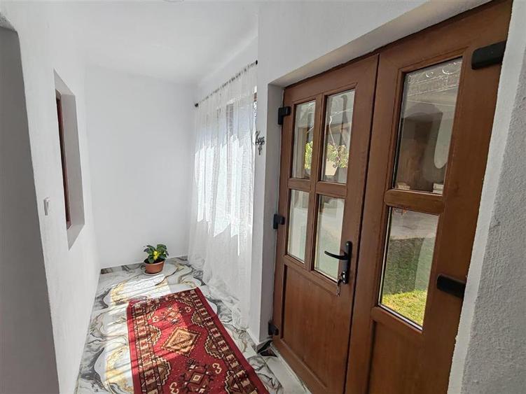 Casă individuală cu 2 camere cu Canalizare în Zizin