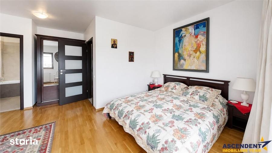 Apartament cu 3 camere decomandat în Astra