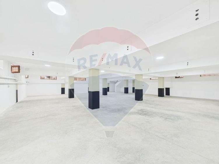 Spațiu comercial, de 340 mp, în Prelungirea Ghencea