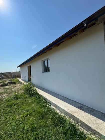 Casă individuală cu 4 camere cu Teren 800 Mp în Periș