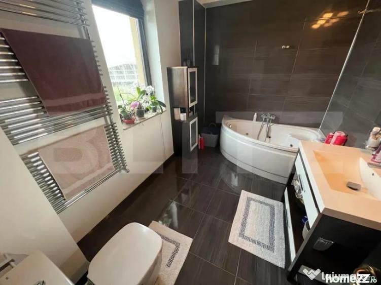 Apartament cu 3 camere decomandat în 1 Mai