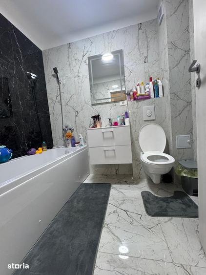 Apartament cu 3 camere, mobilat în Central — fotografia 1