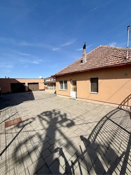Casă cu 5 camere cu Teren 720 Mp în Central
