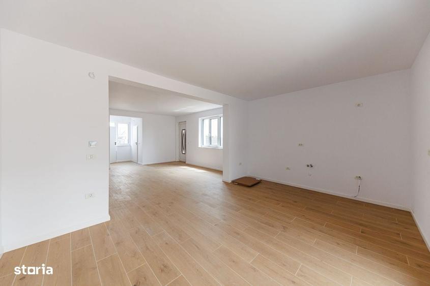 Casă cu 4 camere în Remetea Mare