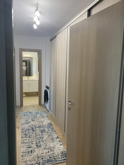 Apartament cu 3 camere semidecomandat în Băneasa