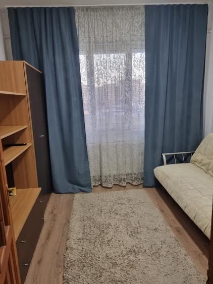 Apartament semidecomandat în Drumul Carului