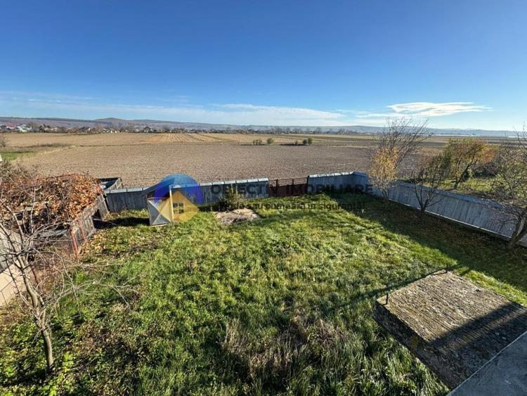 Casă individuală cu 5 camere cu Teren 3600 Mp în Bodești