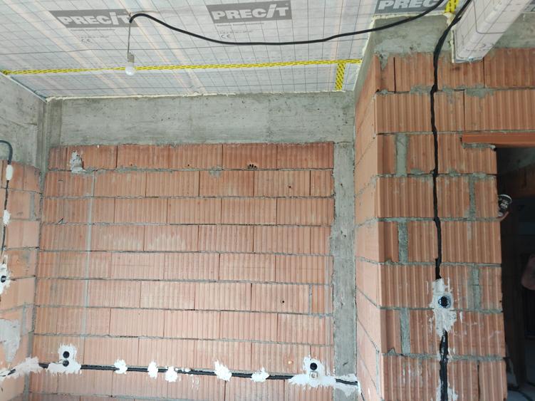 Casă individuală cu 5 camere cu Canalizare în Râșnov