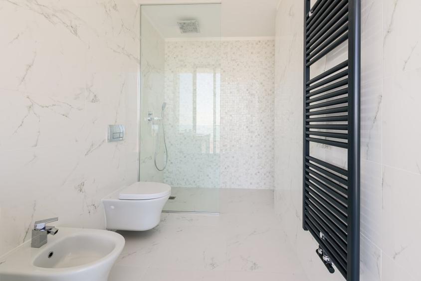 Apartament cu 4 camere decomandat, mobilat în Mamaia