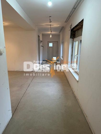 Duplex cu 3 camere cu Canalizare în Central