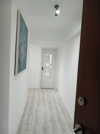 Apartament cu 3 camere decomandat în Păcii