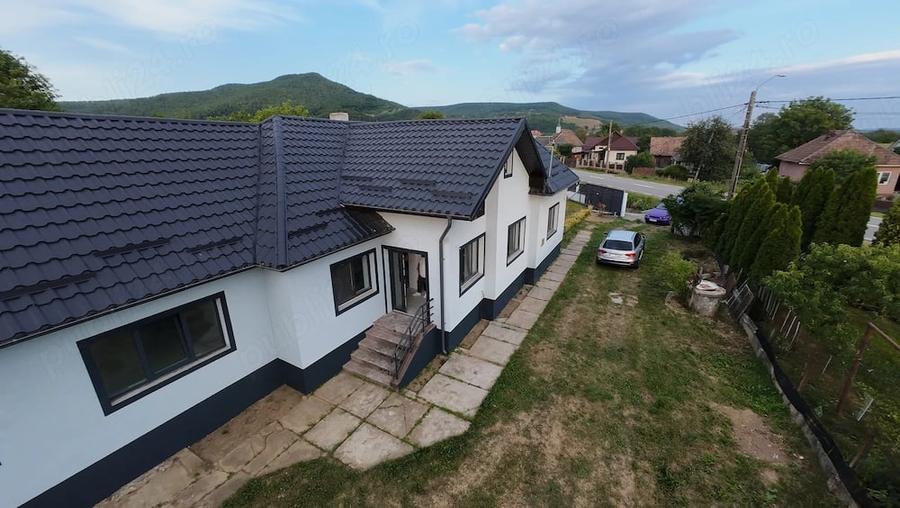 Casă cu Teren 1100 Mp în Cășeiu