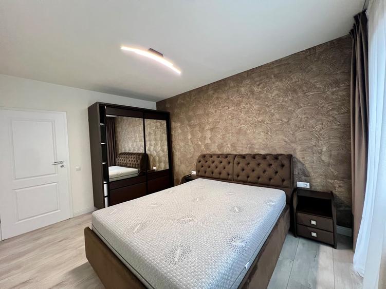Apartament cu 4 camere decomandat, mobilat în Florești
