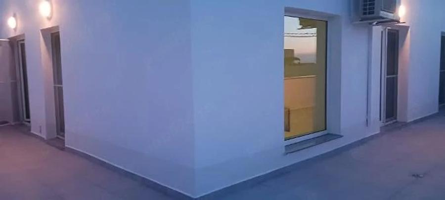 Apartament cu 5 camere decomandat în Basarabia