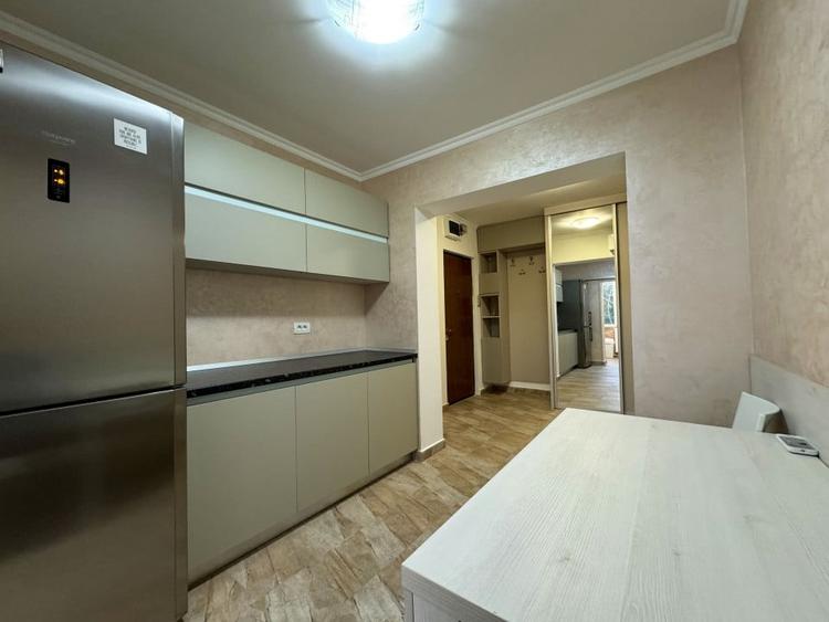 Apartament cu 2 camere decomandat, mobilat în Far