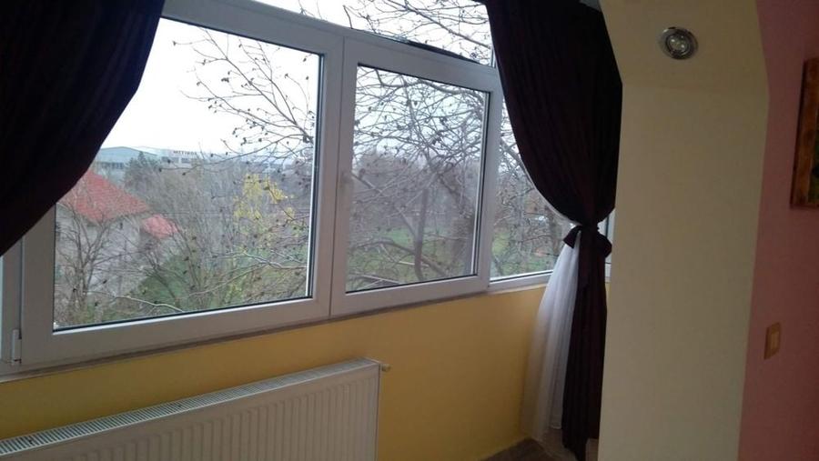 Apartament cu 3 camere decomandat în Gară