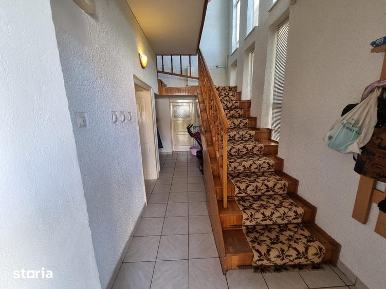 Casă cu 7 camere decomandat cu Teren 767 Mp în Ultracentral