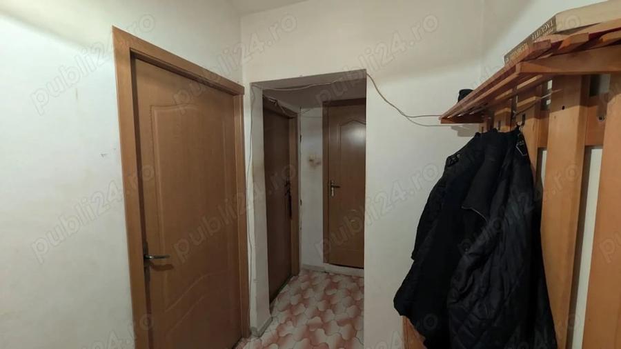 Apartament cu 4 camere semidecomandat în Brâncoveanu