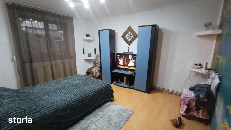 Casă cu 4 camere cu Teren 1460 Mp în Bariera Vâlcii