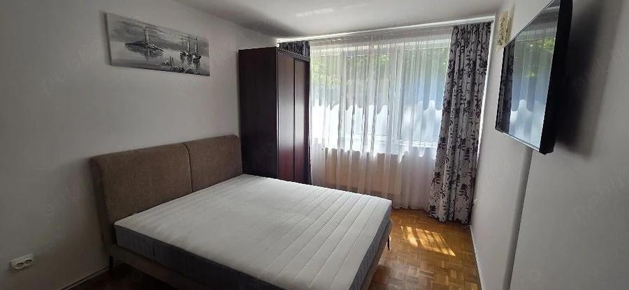 Apartament cu 3 camere semidecomandat în Muncii