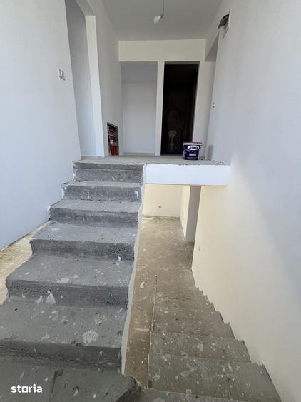 Casă cu 4 camere cu Teren 375 Mp în Ștefănești