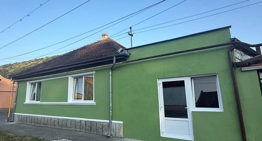 Casă cu 5 camere cu Teren 800 Mp în Central