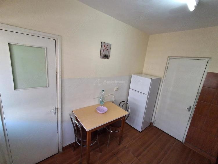 Apartament cu 2 camere decomandat în Cuptoare (Reșița)