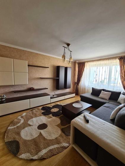 Apartament cu 3 camere decomandat în Lotus