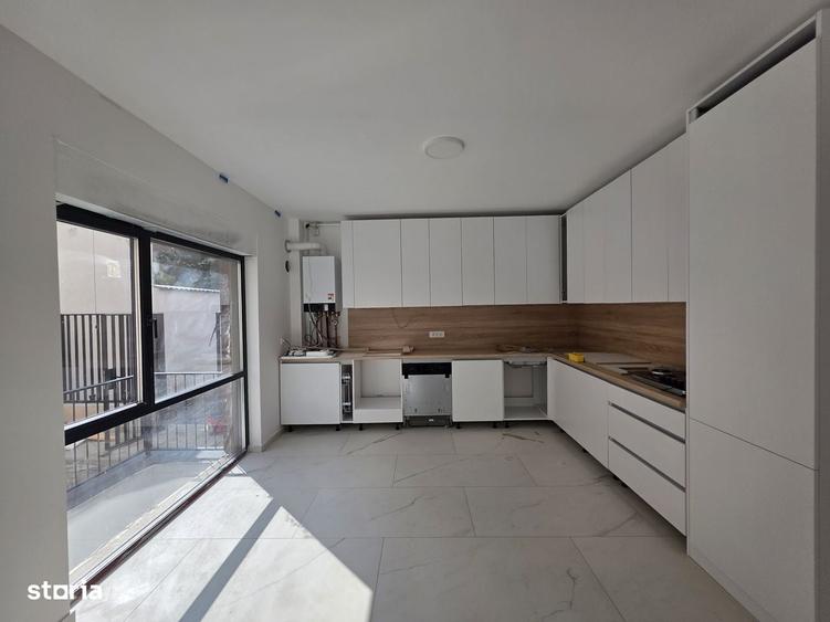 Apartament cu 4 camere în Aviației