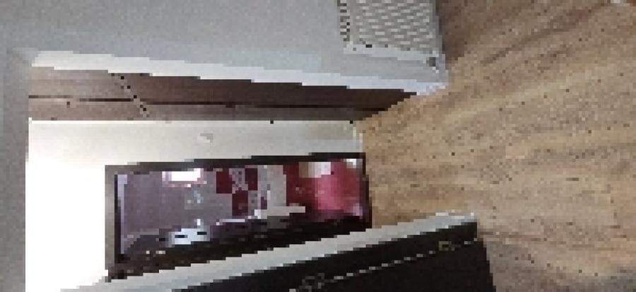 Apartament cu 3 camere decomandat în Tractorul